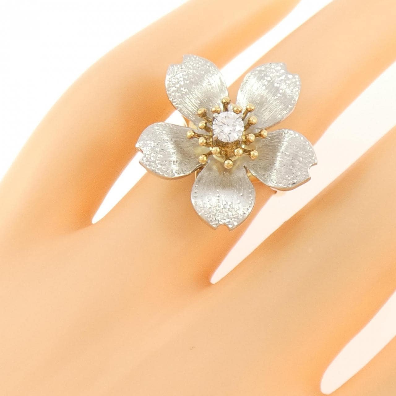 アズ タイム フラワー ダイヤモンド リング 0.19CT