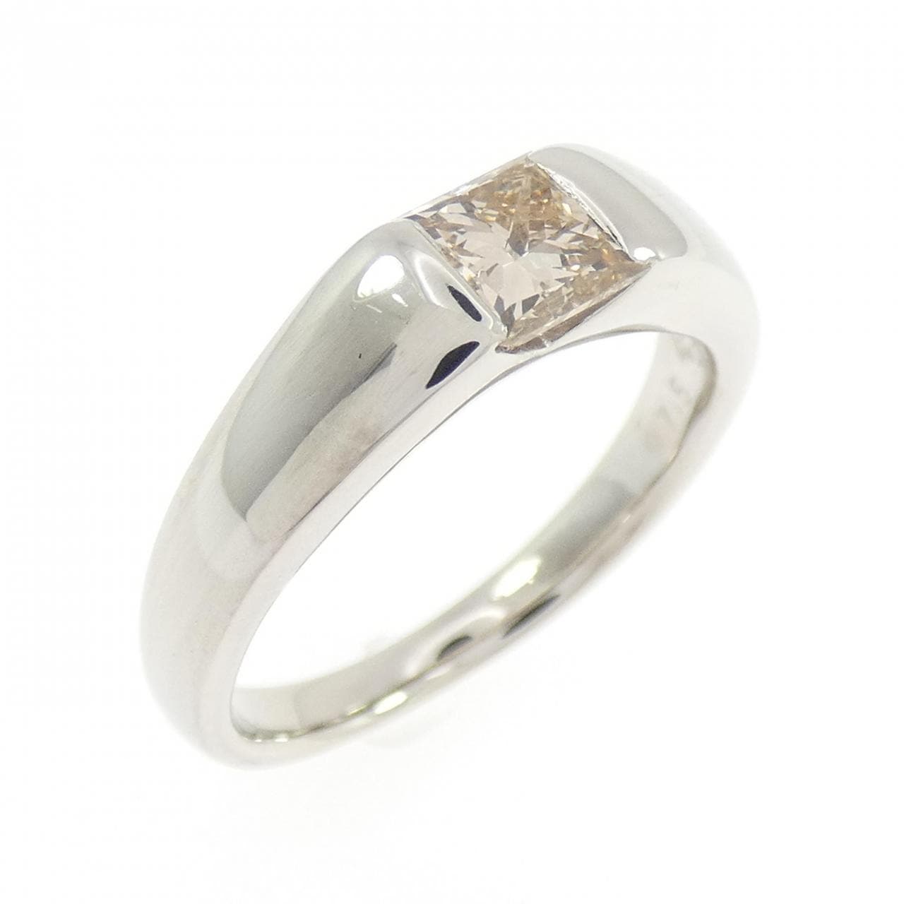 PT900 ダイヤモンド リング 0.715CT