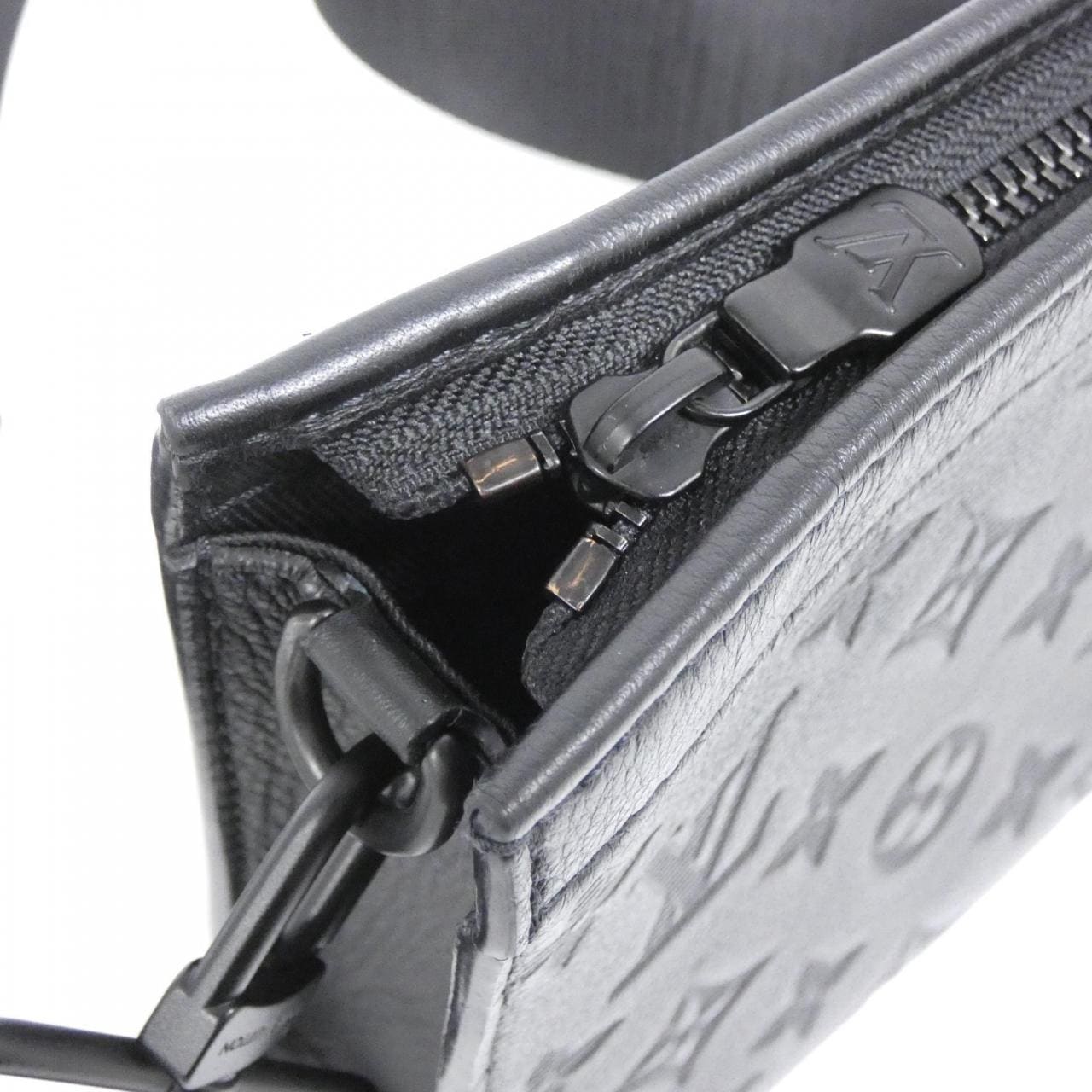 ルイヴィトン モノグラム シャドウ ガストン ウエアラブル ウォレット M81115 ショルダーバッグ