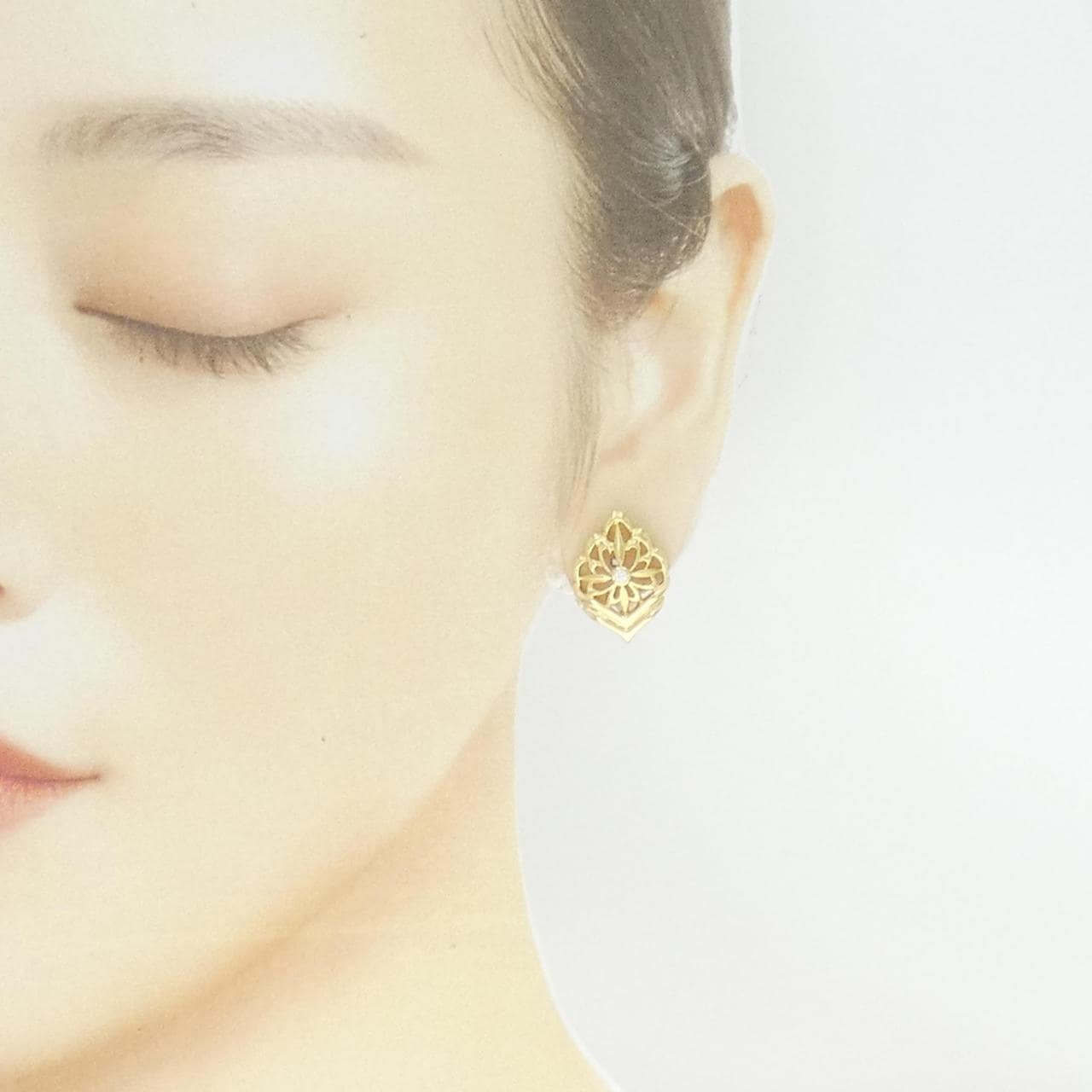 MIKIMOTO Diamond earrings