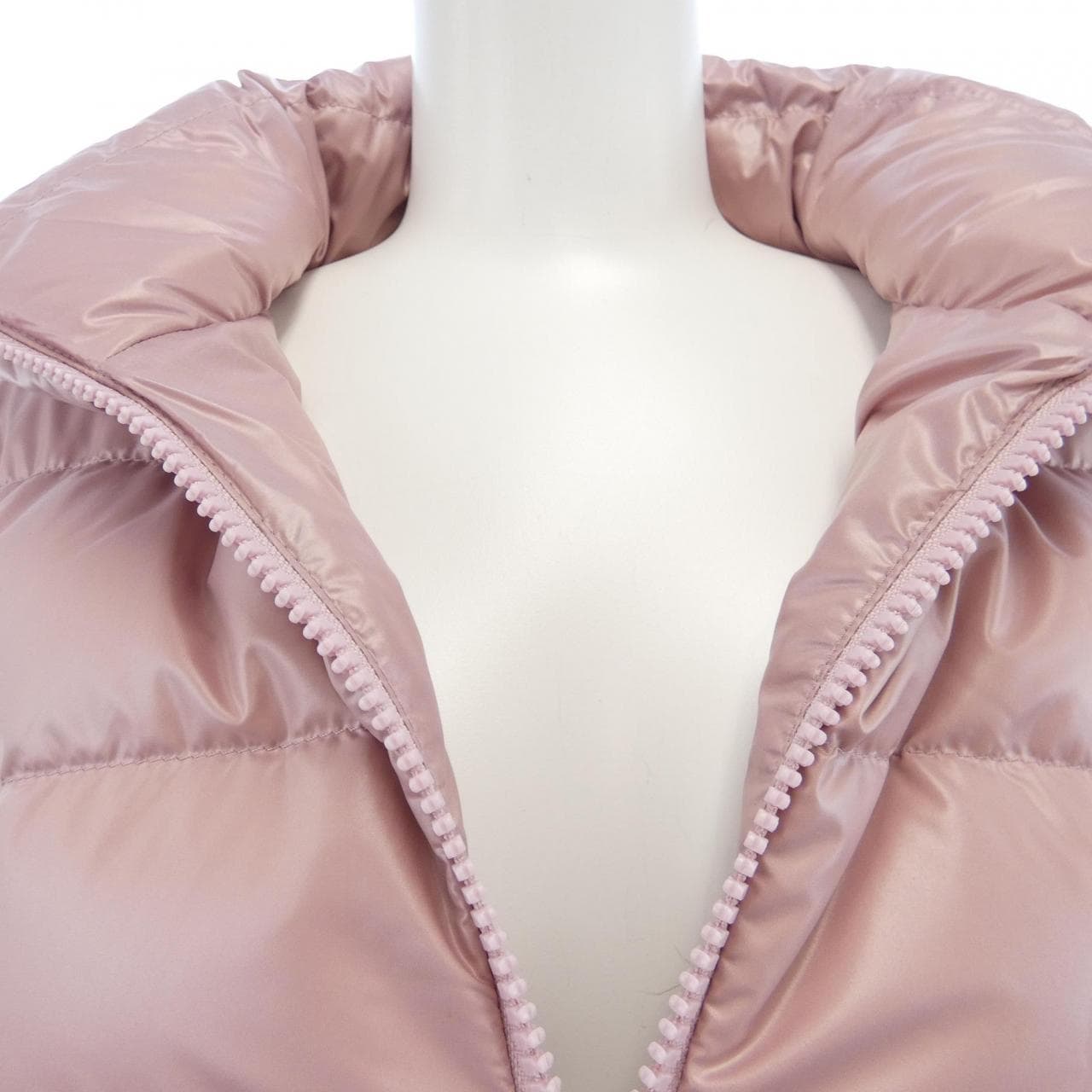 モンクレール MONCLER ダウンジャケット