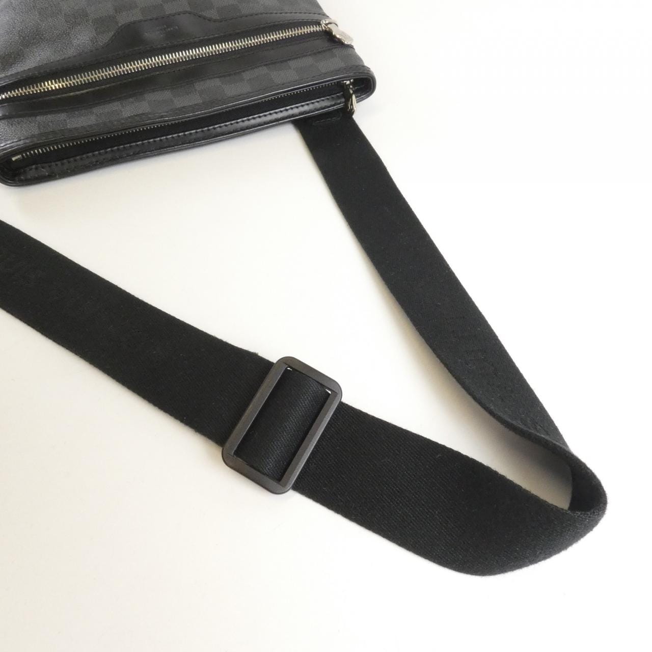 ルイヴィトン ダミエ グラフィット トマス N58028 ショルダーバッグ