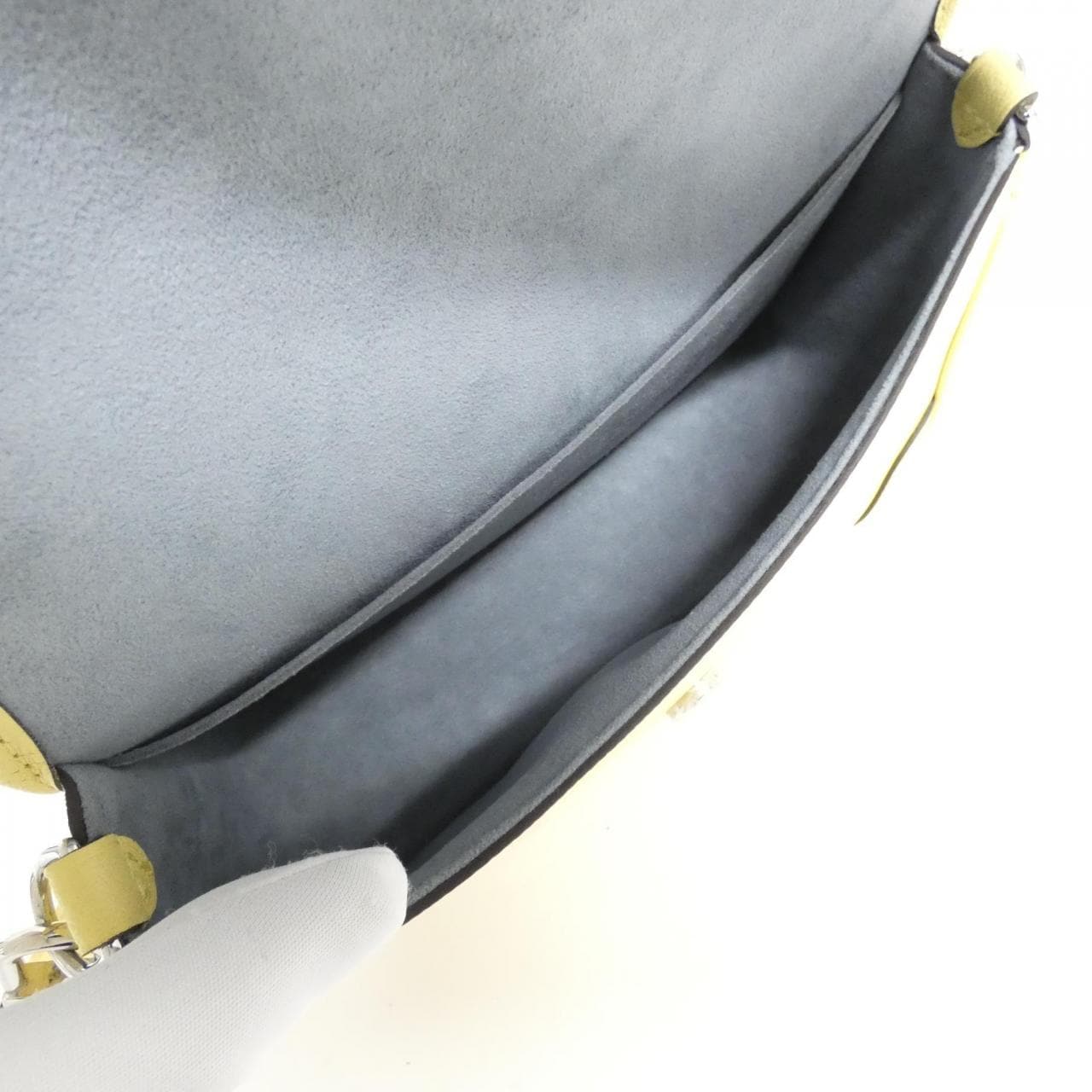 LOUIS VUITTON Epi Buschi M22618 单肩包