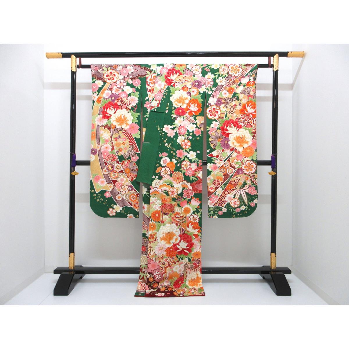 振袖　友禅金彩加工　刺繍入り