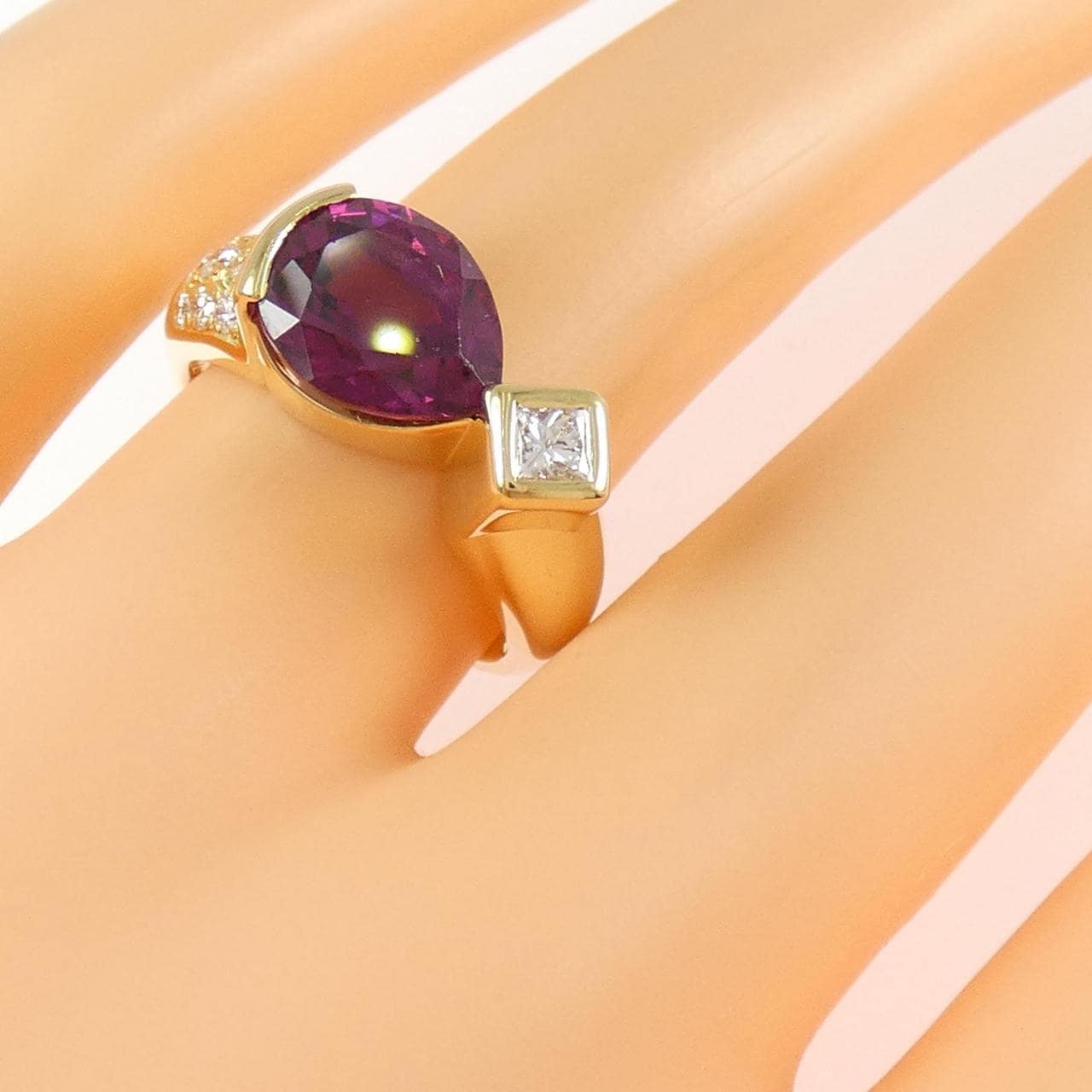 タサキ ガーネット リング 3.00CT