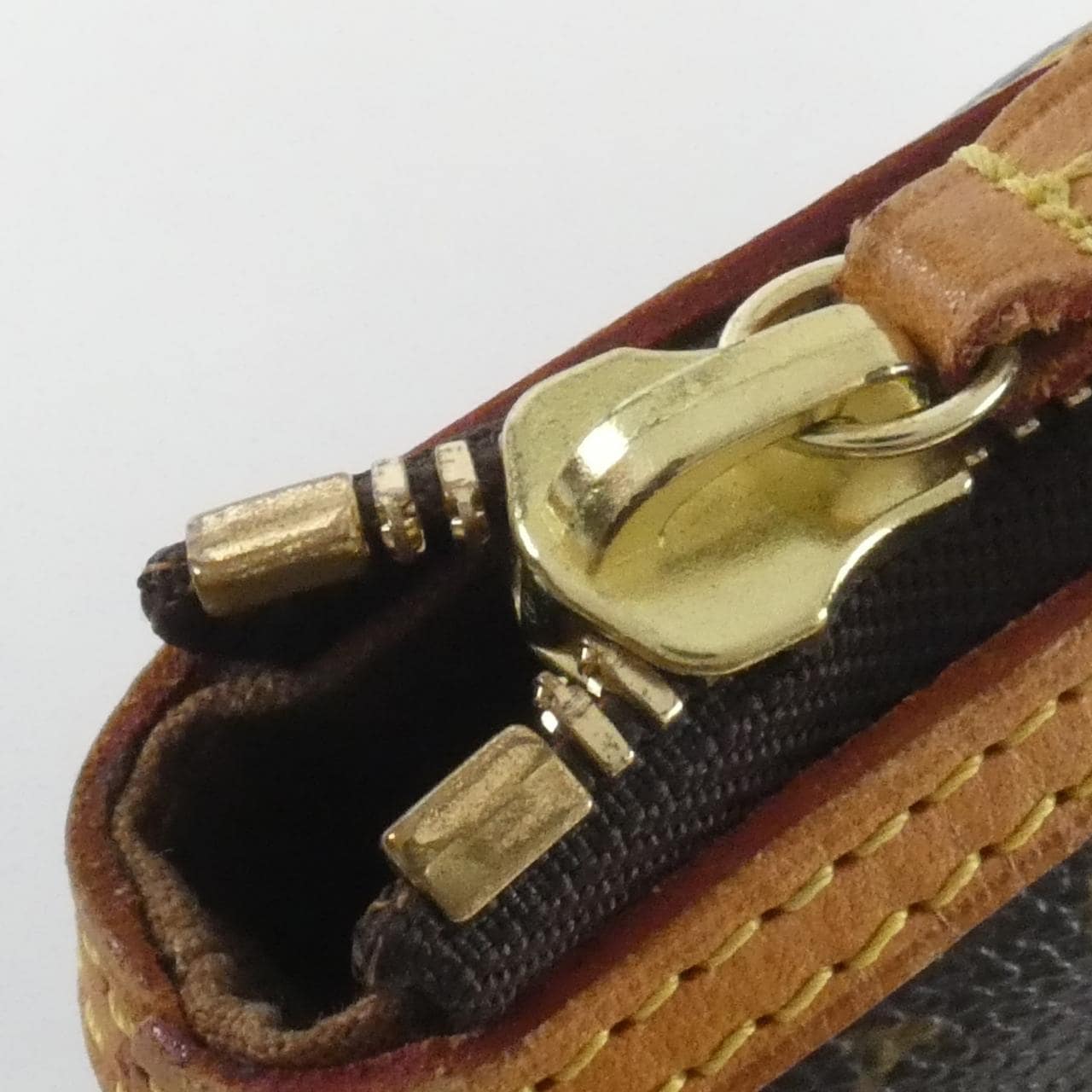 ルイヴィトン モノグラム ロックイット オリゾンタル M40104 バッグ