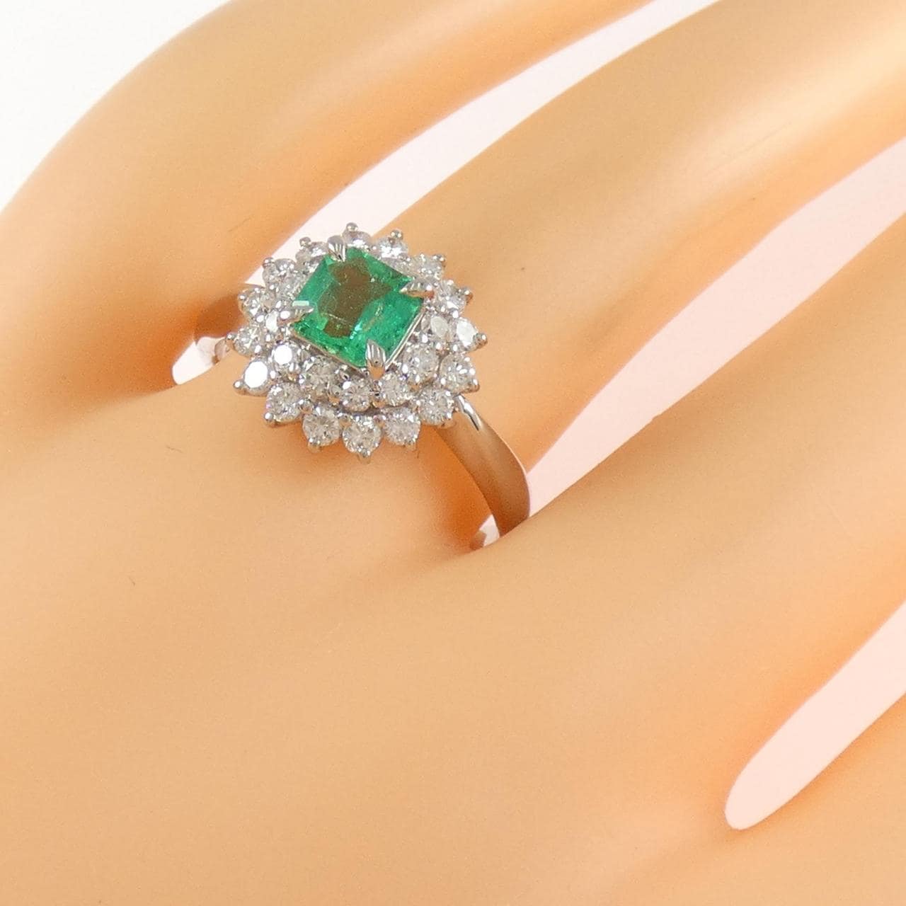 PT850 エメラルド リング 0.64CT
