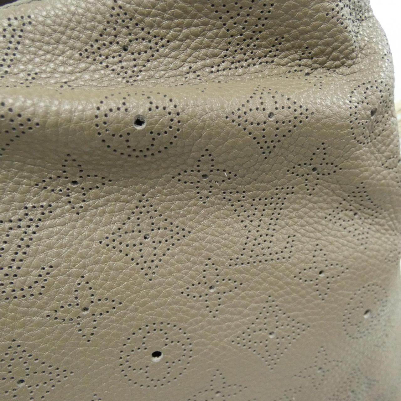 ルイヴィトン マヒナ セレネ MM M94213 ショルダーバッグ