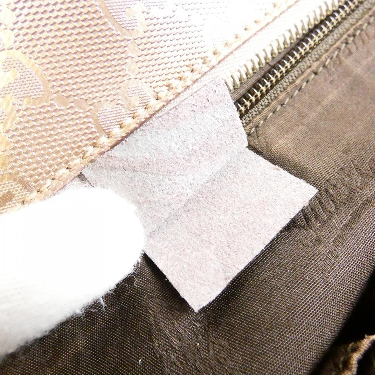 グッチ 211137 FU49N バッグ