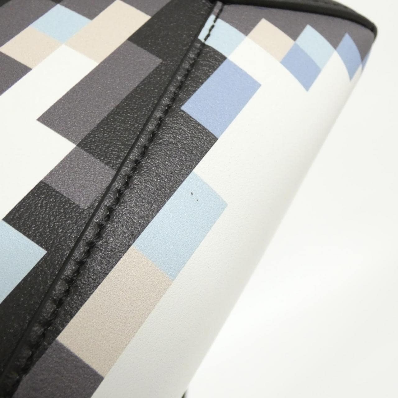 ロエベ パズル 10 ピクセル リエディション A510P60X28 バッグ