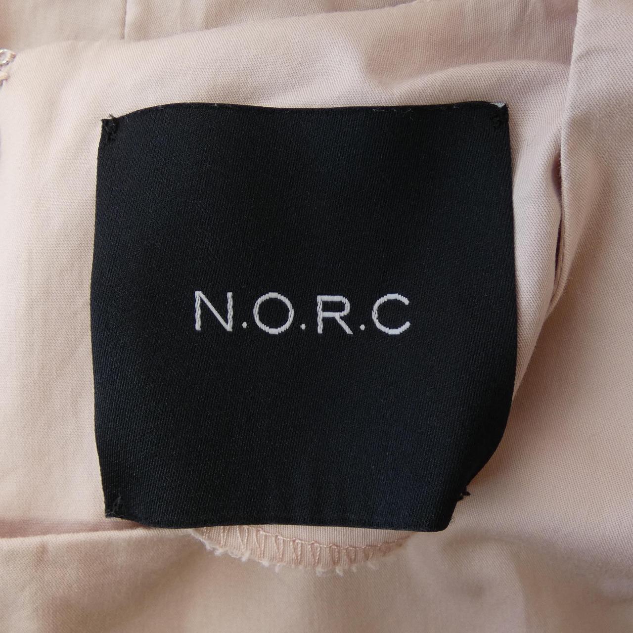 諾克N.O.R.C連衣裙