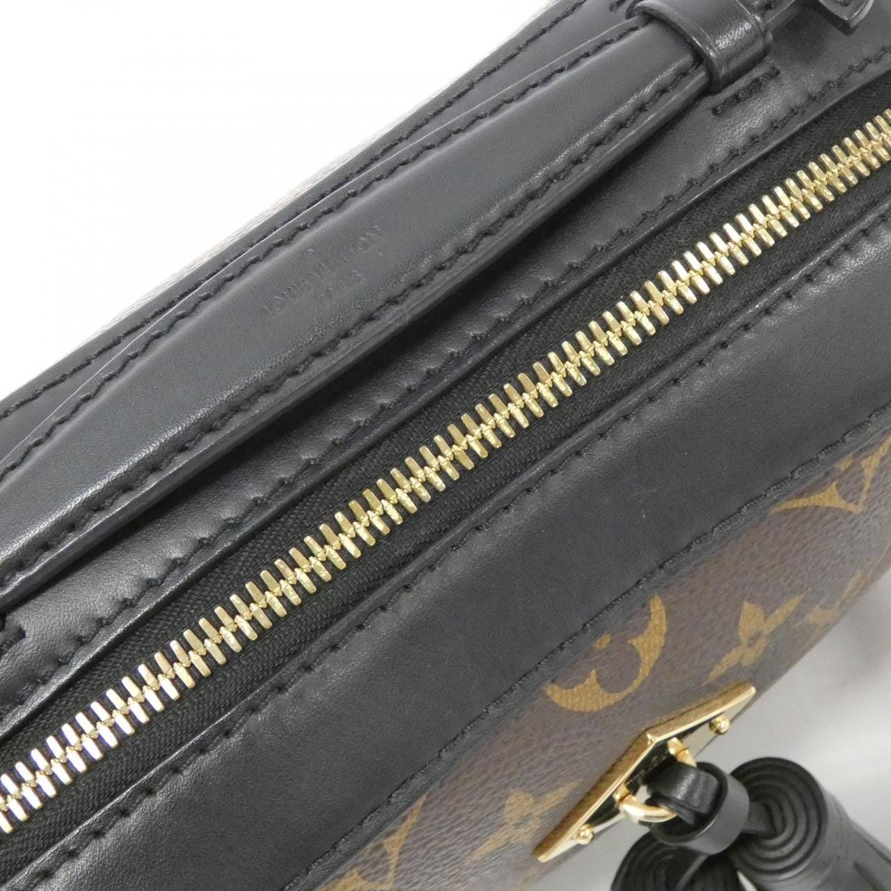 LOUIS VUITTON Monogram Saintonge M43555 Shoulder Bag