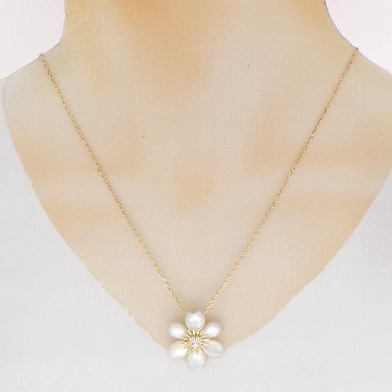 ヴァンクリーフ&アーペル ローズ ド ノエル ミニ ネックレス