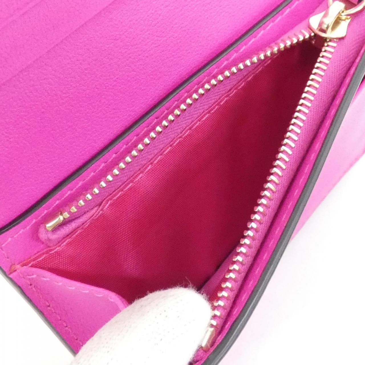 ヴァレンティノガラヴァーニ 3W2P0P39ZKZ 財布