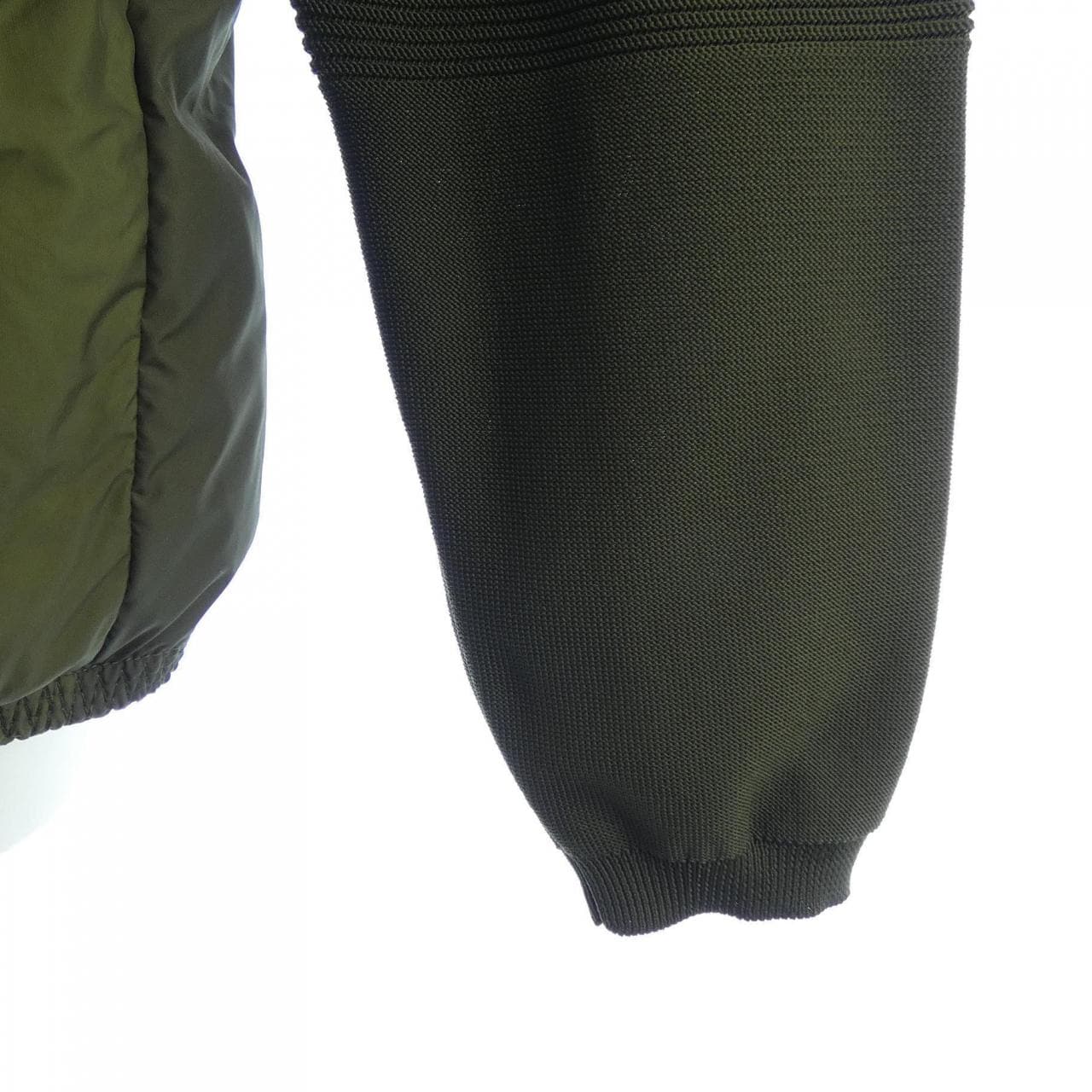 MONCLER MONCLER 20919B00024 M1124 開襟衫