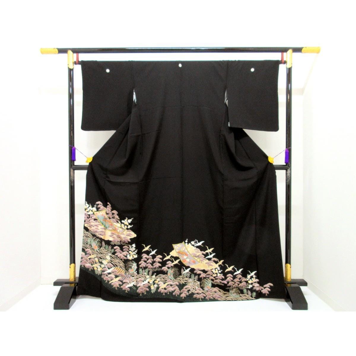 Kimono with gold leaf and yuzen pattern, circle and tangerine