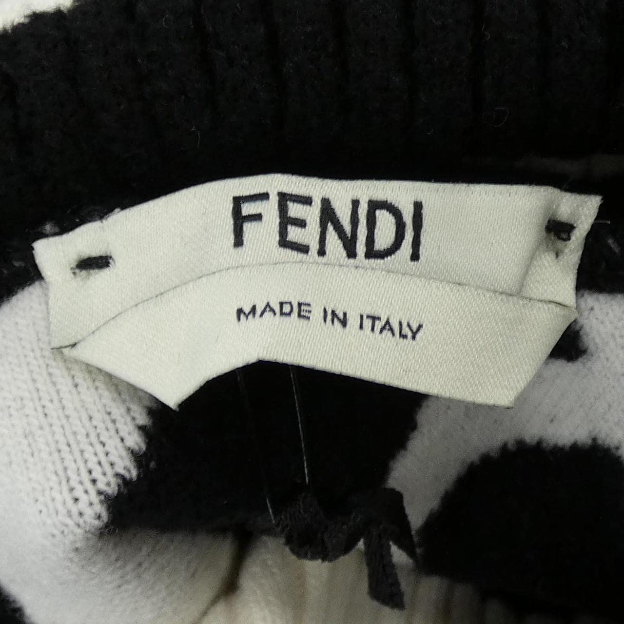 フェンディ FENDI FFモチーフ FZY639 A3PU ニット
