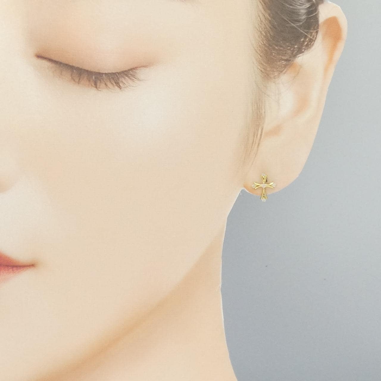 K18YG クロス ダイヤモンド ピアス 0.04CT 片耳