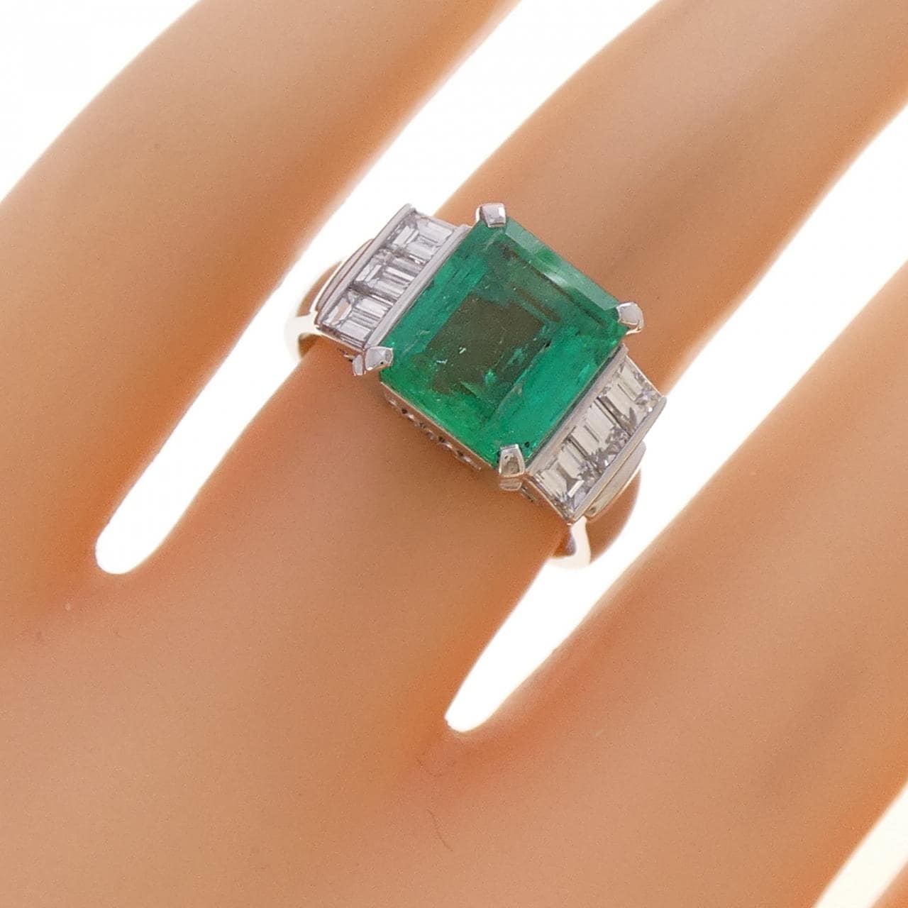PT900 エメラルド リング 2.55CT