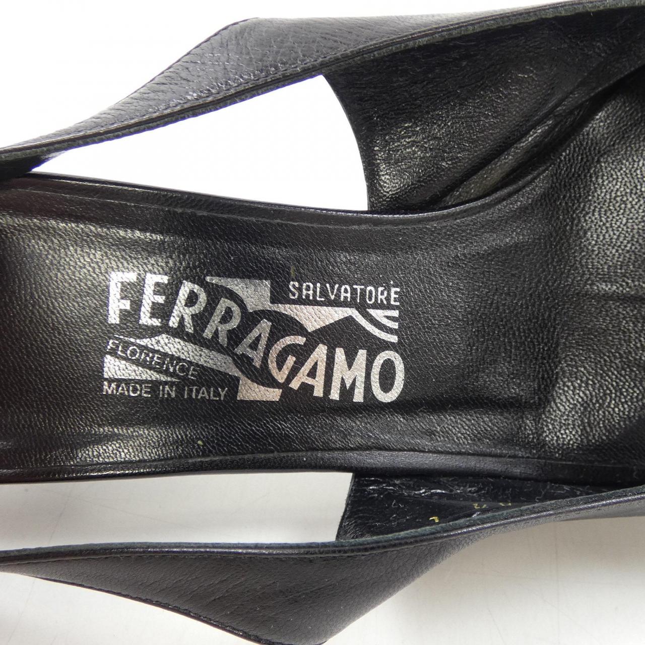 サルヴァトーレフェラガモ SALVATORE FERRAGAMO サンダル