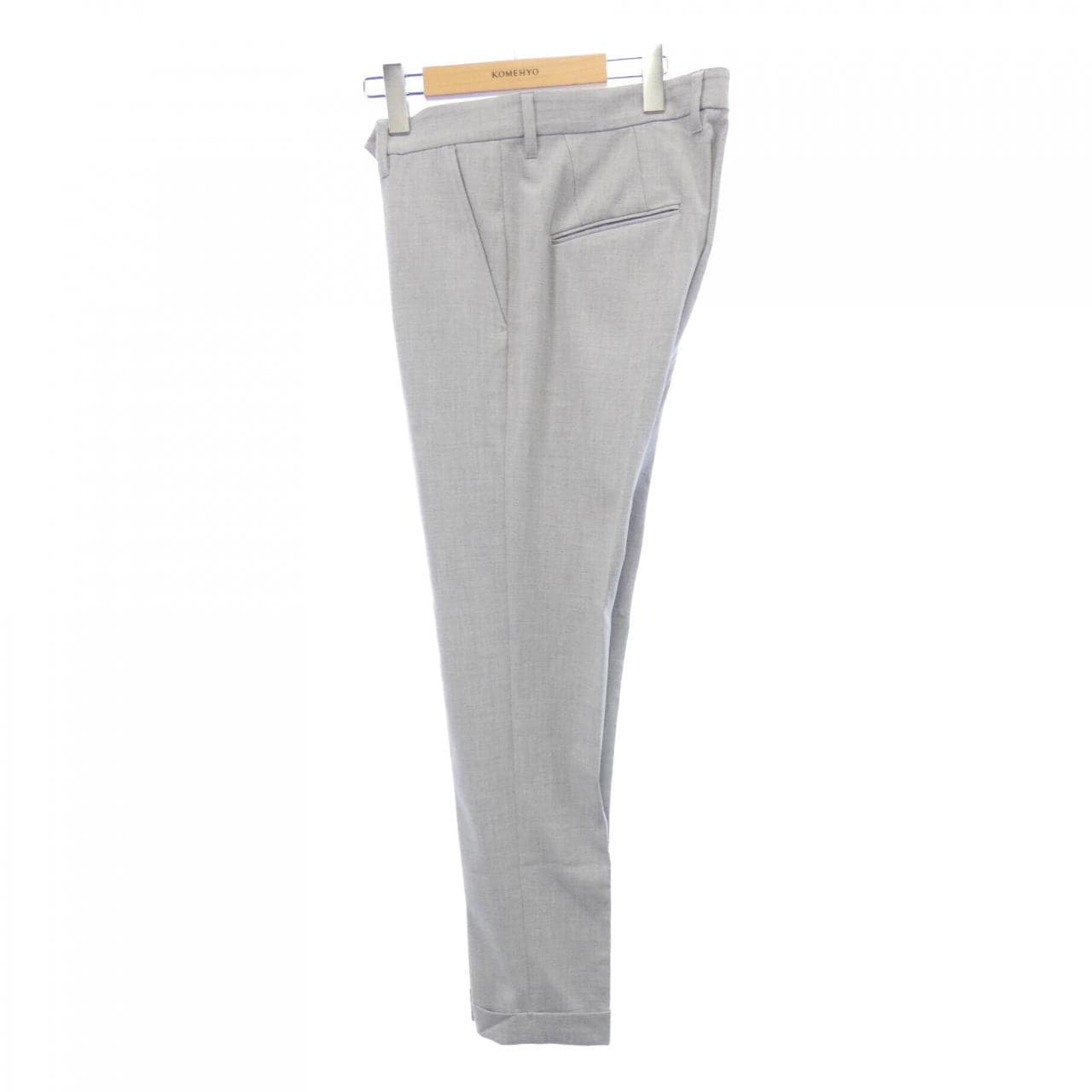 ウノピュウノウグァーレトレ 1 piu 1 uguale 3 スーツ