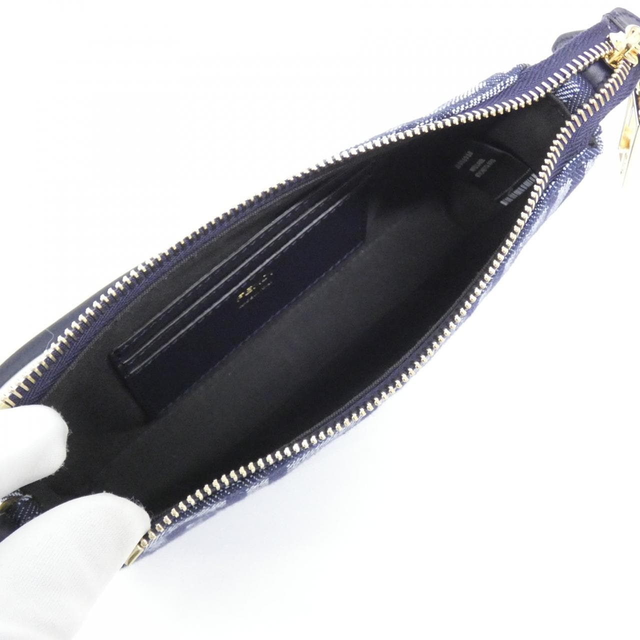 【新品】フェンディ バケット スリム クラッチ 8BS073 AYB7 ショルダーバッグ