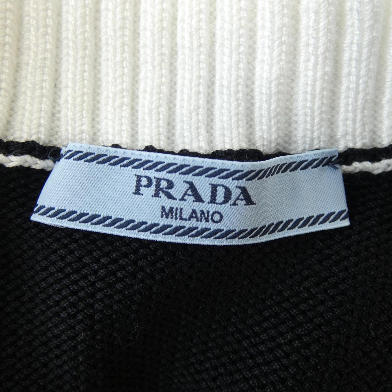 プラダ PRADA クロップド セミラグランショルダー P25I04 S211 1ZO5 カーディガン