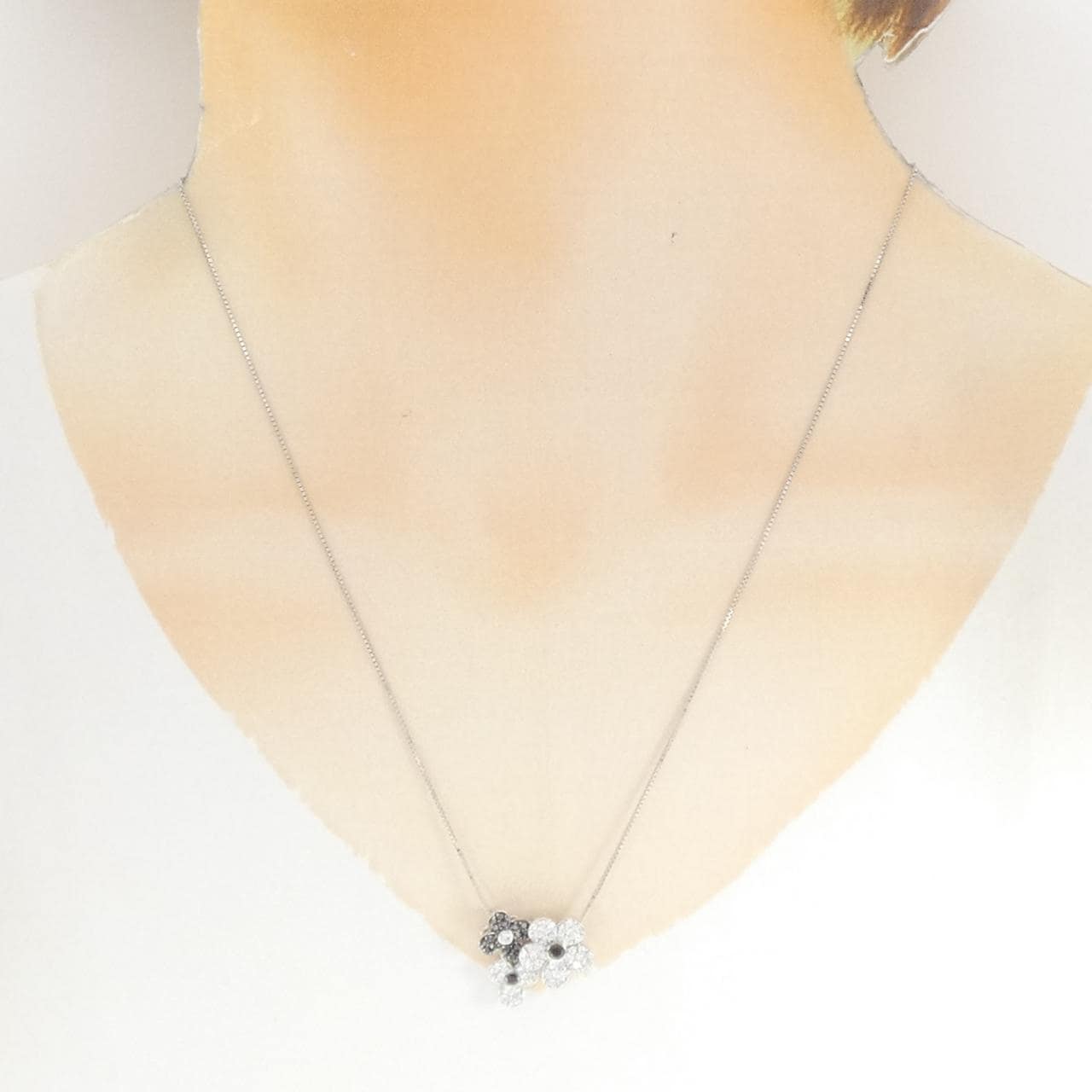 ポンテヴェキオ ビアンコ エ ネロ ネックレス 0.23CT