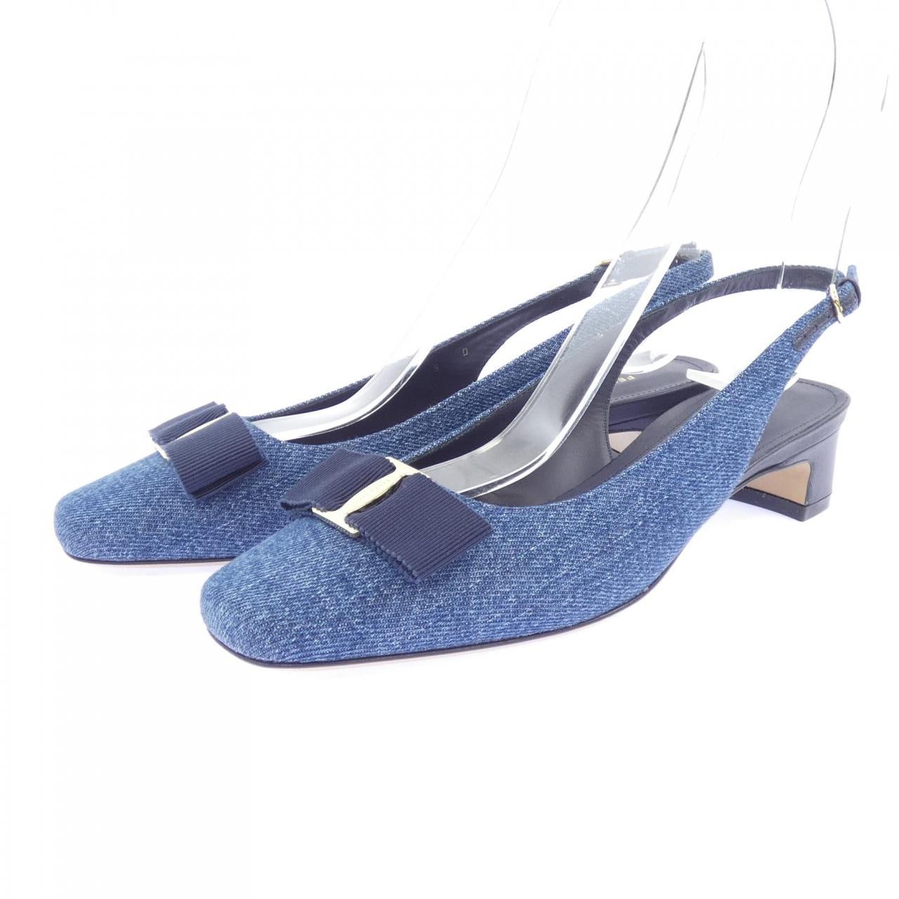 フェラガモ FERRAGAMO パンプス