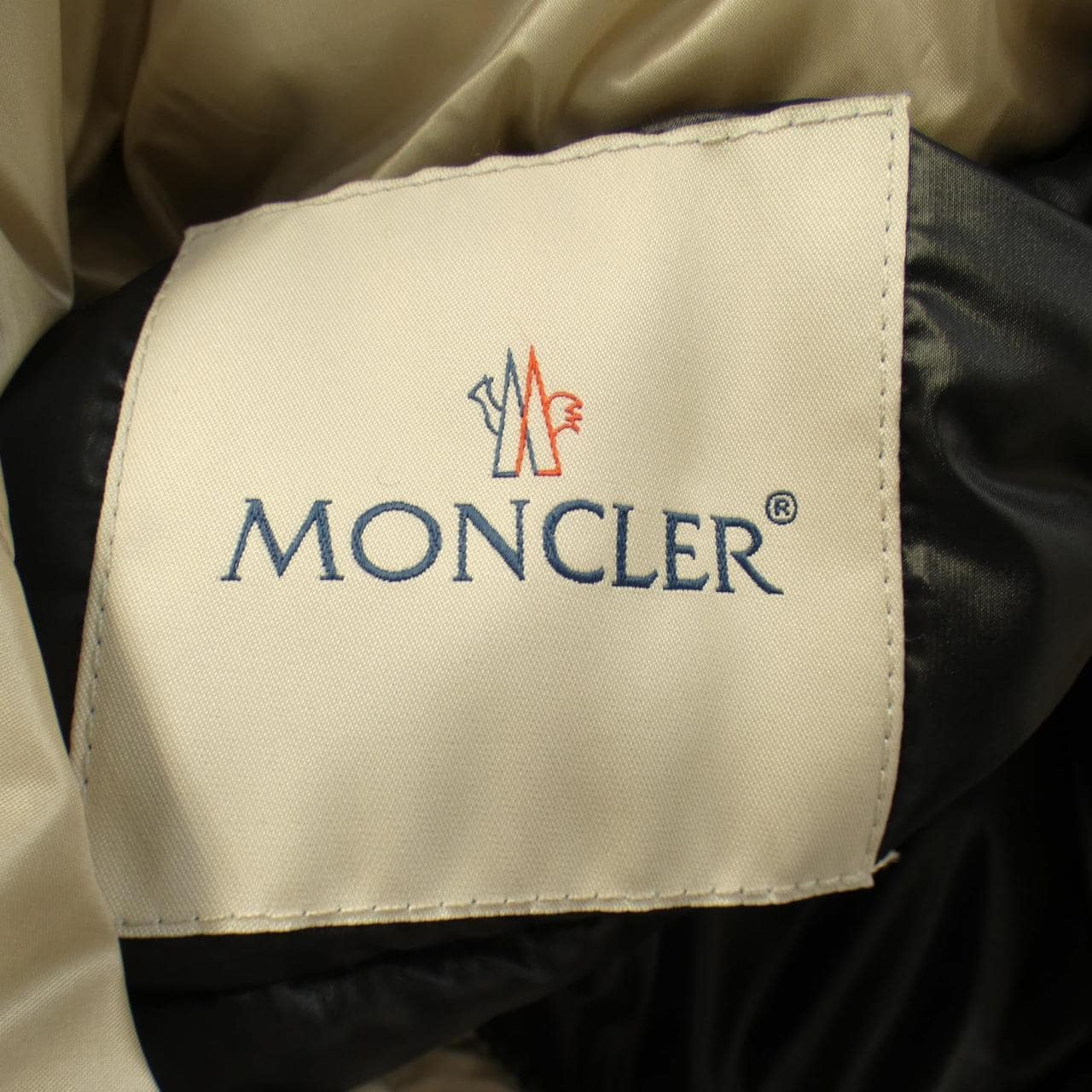 モンクレール MONCLER ダウンジャケット