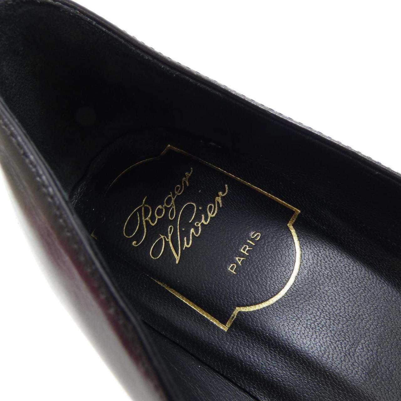 ロジェヴィヴィエ ROGER VIVIER パンプス