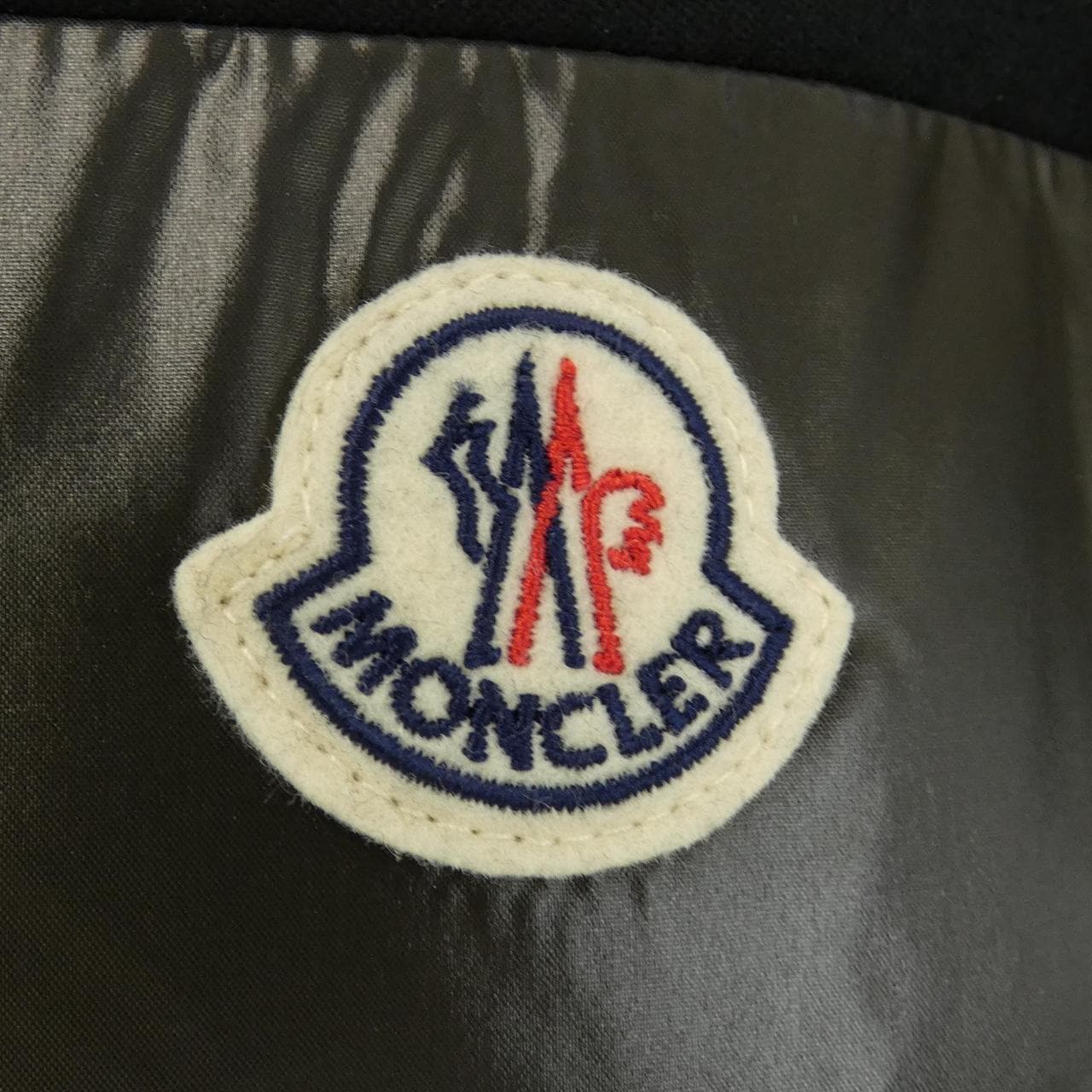 モンクレール MONCLER ダウンジャケット