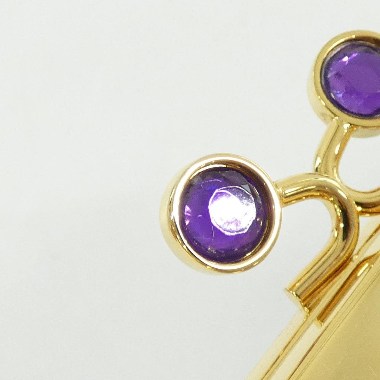 ミュウミュウ ポーチ