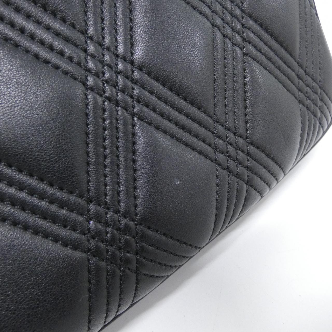 ヴァレンティノガラヴァーニ QUILTIE 67 6W2B0R03IFE ショルダーバッグ
