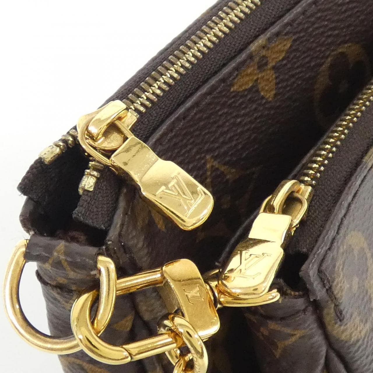 LOUIS VUITTON Monogram多口袋配饰 M44840 单肩包