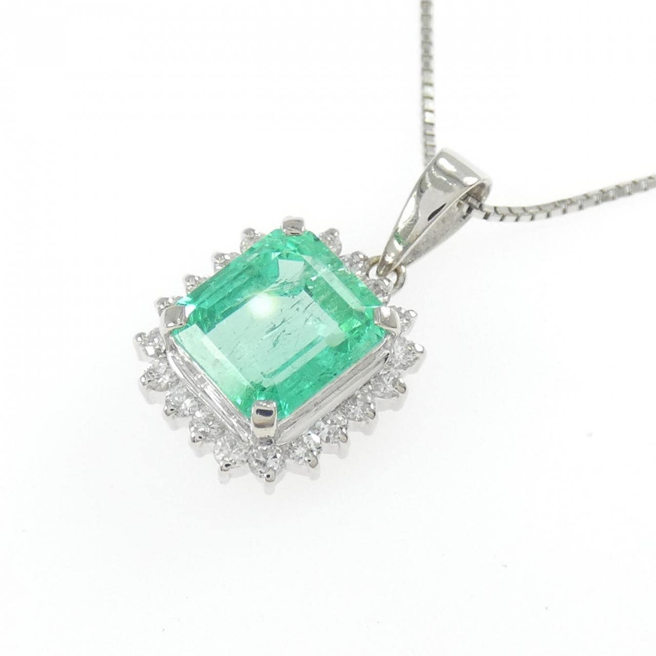 PT900/PT850 エメラルド ネックレス 1.708CT