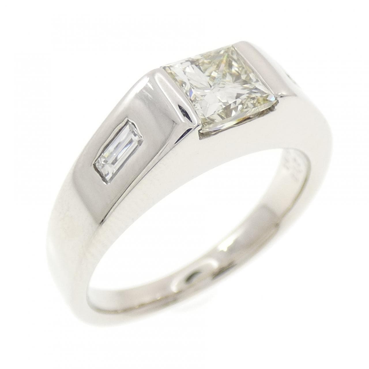PT900 ダイヤモンド リング 1.004CT