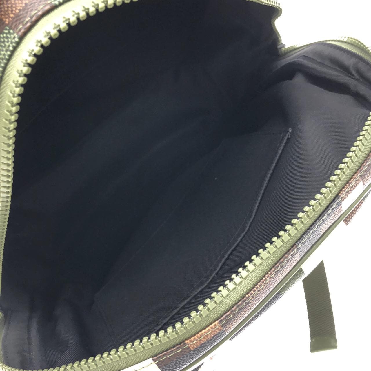 ルイヴィトン ダモフラージュ モーション バックパック M24445 リュックサック