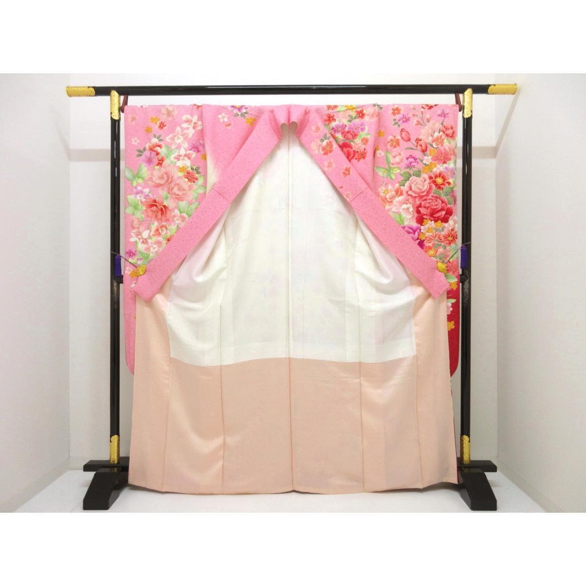 振袖　友禅金彩加工　刺繍入り　きもの・長襦袢　２点セット