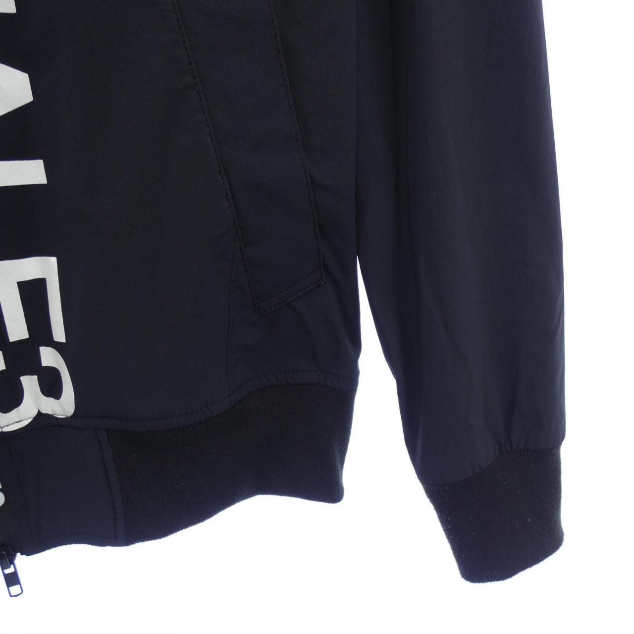 ウノピュウノウグァーレトレ 1 piu 1 uguale 3 ブルゾン