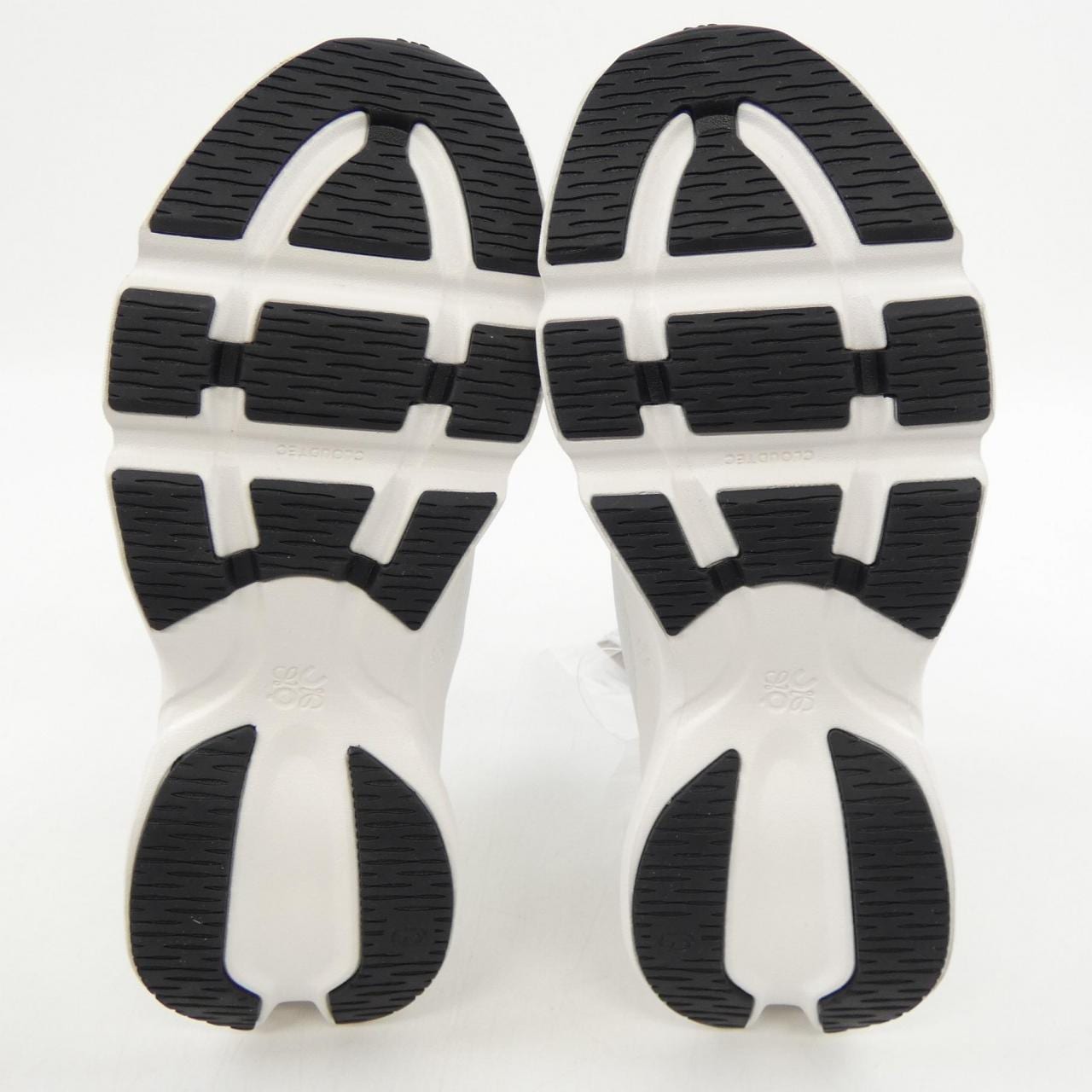 ロエベ LOEWE CLOUDSOLO シューズ