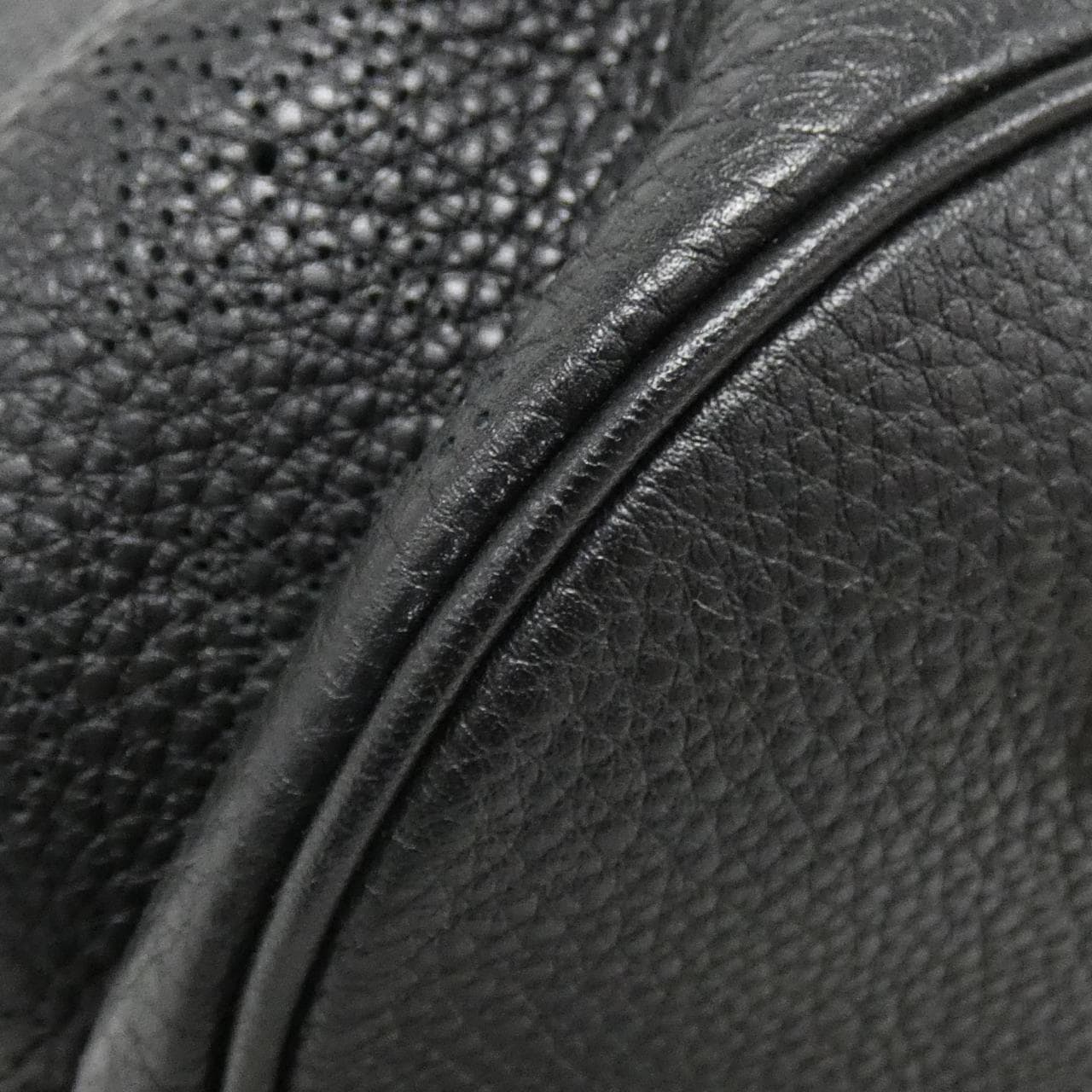 ルイヴィトン マヒナ L M95765 ショルダーバッグ