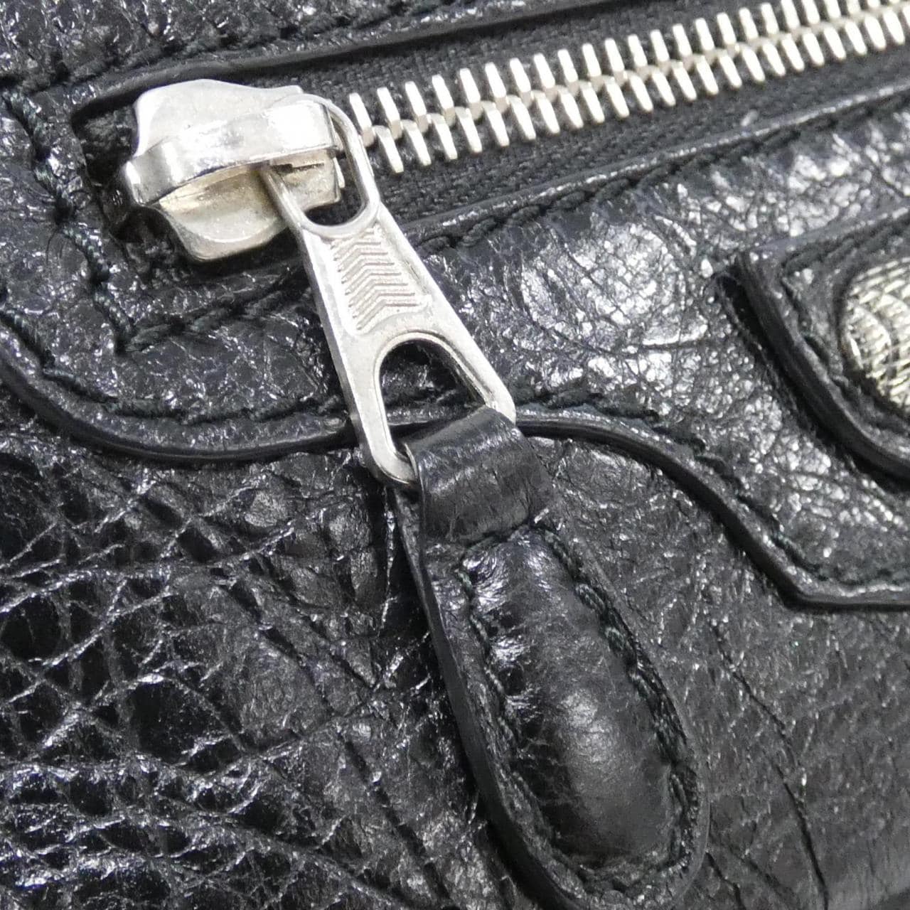 バレンシアガ ジャイアント エンベロープ 327079 D94IN ショルダーバッグ