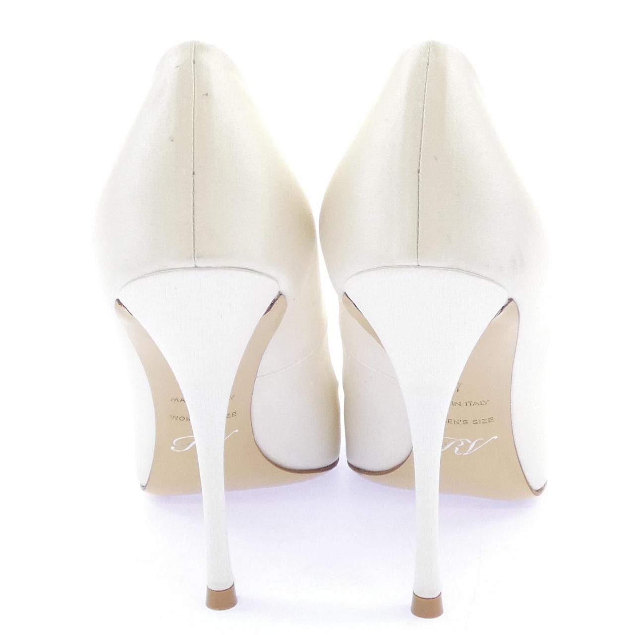 ロジェヴィヴィエ ROGER VIVIER パンプス