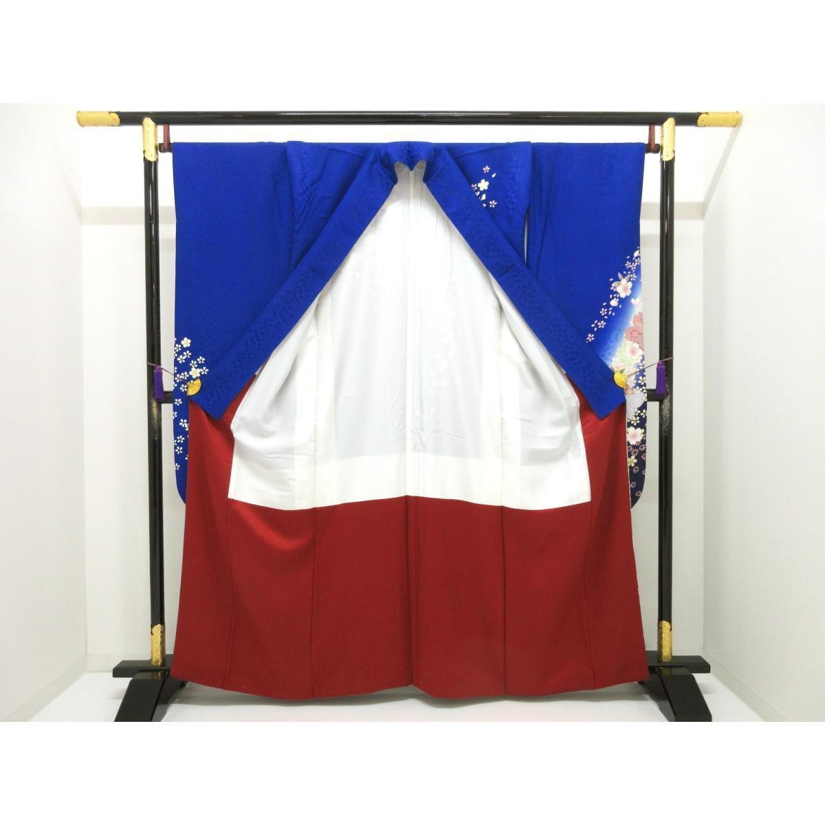 振袖　友禅金彩加工　刺繍入りボカシ染