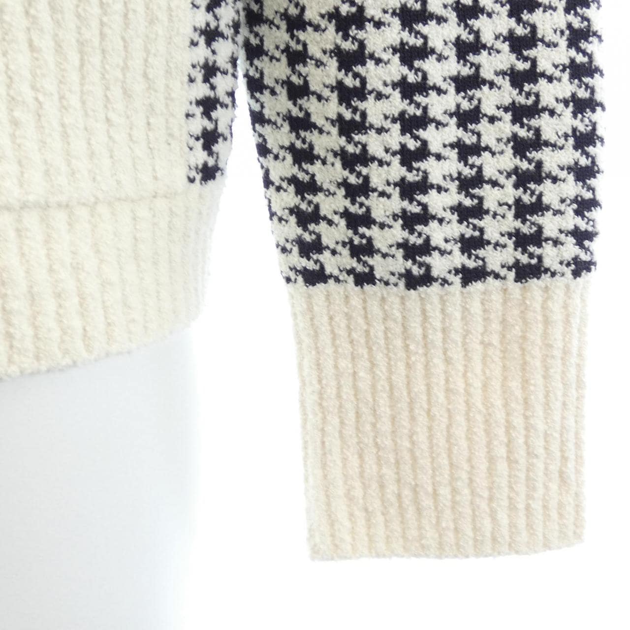 クリスチャンディオール CHRISTIAN DIOR ディオールトライバル　DIOR　TRIBALES 354W05AM324 カーディガン