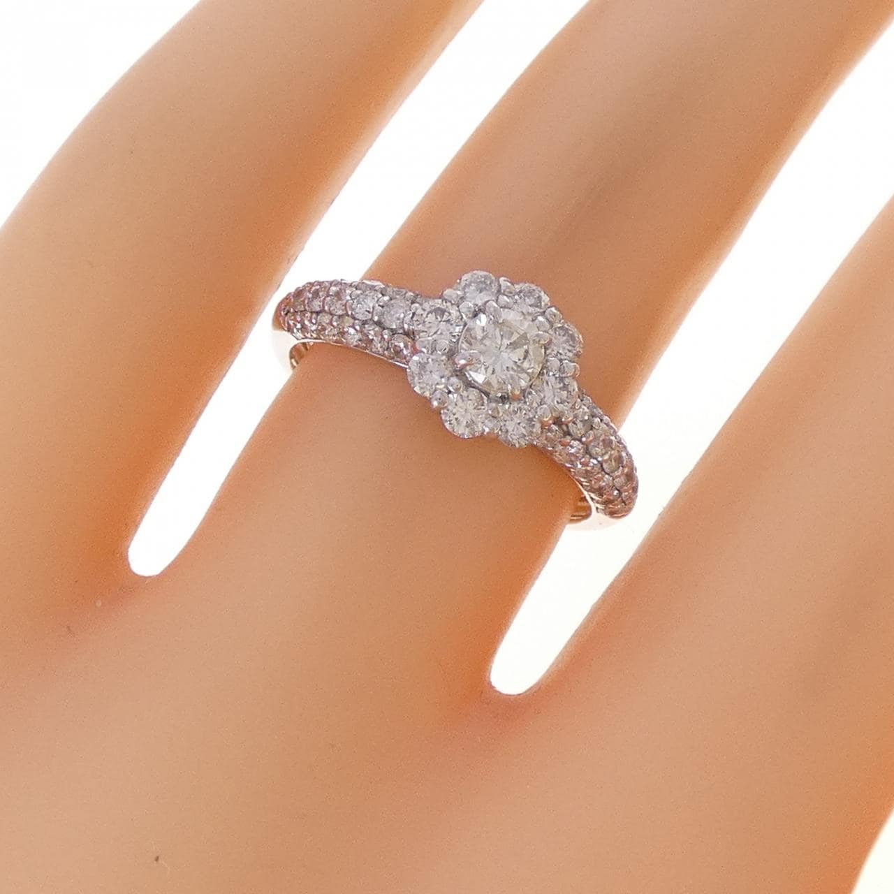 PT900 フラワー ダイヤモンド リング 1.00CT