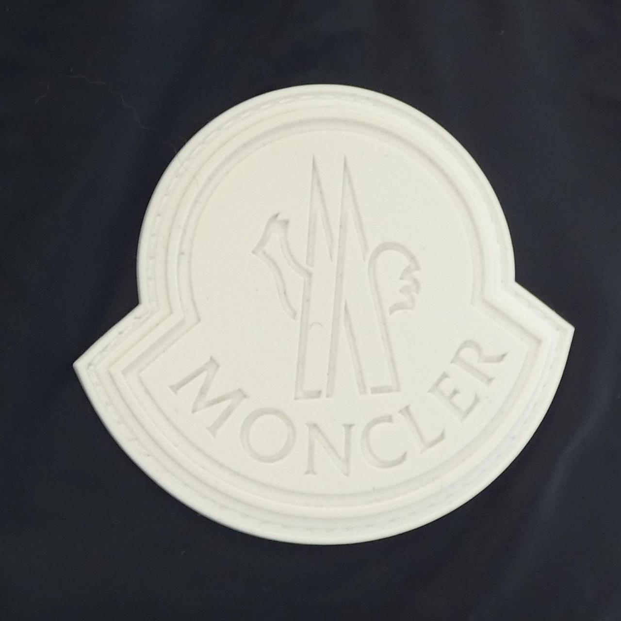 モンクレール MONCLER ダウンジャケット
