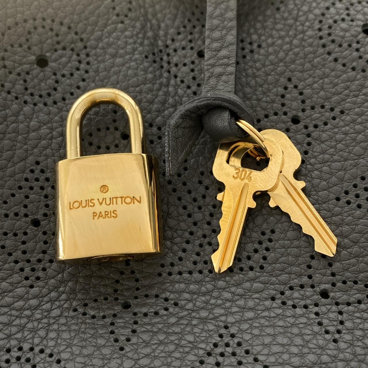 ルイヴィトン マヒナ ステラ M93178 バッグ