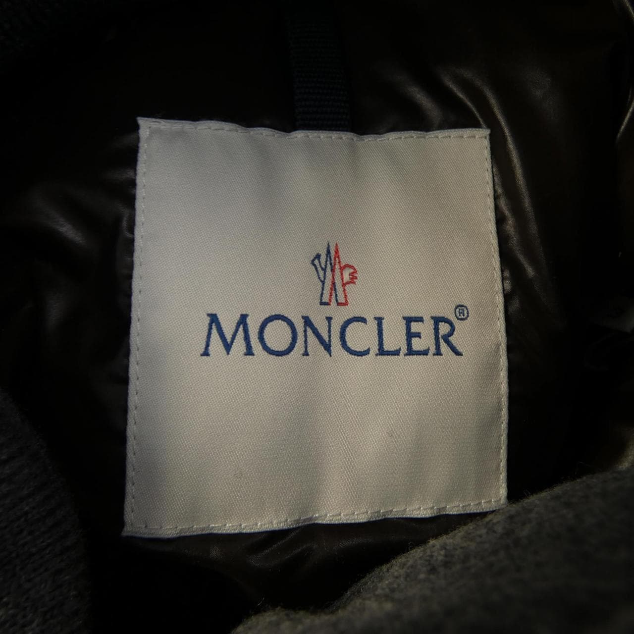 モンクレール MONCLER ダウンジャケット